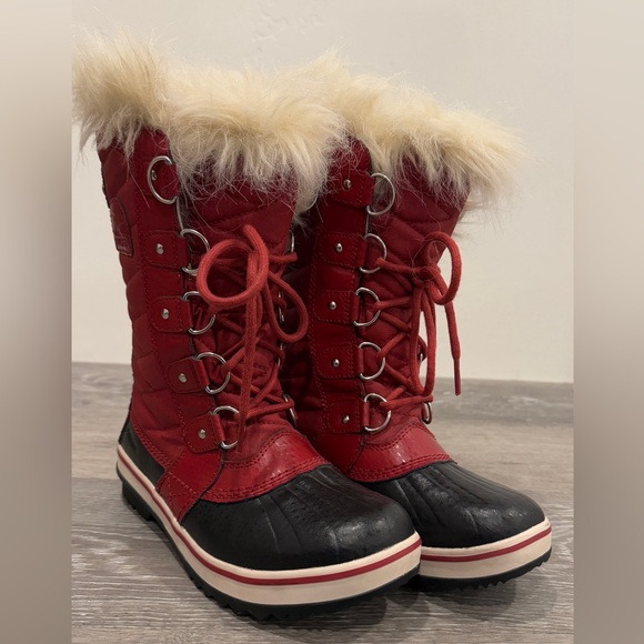 SOREL Women's Joan of Arctic Waterproof Insulated Boot
 - Red - Women 5.5 - NWOT - Picture 1 of 9